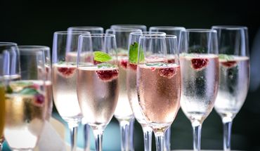 Sekt in Gläsern
